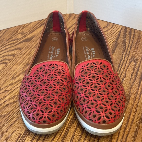 EUC Spring Step Tulisa Leather Red Lattice Cut Casual Flats, Size 39 (US 8.5) - Picture 2 of 8